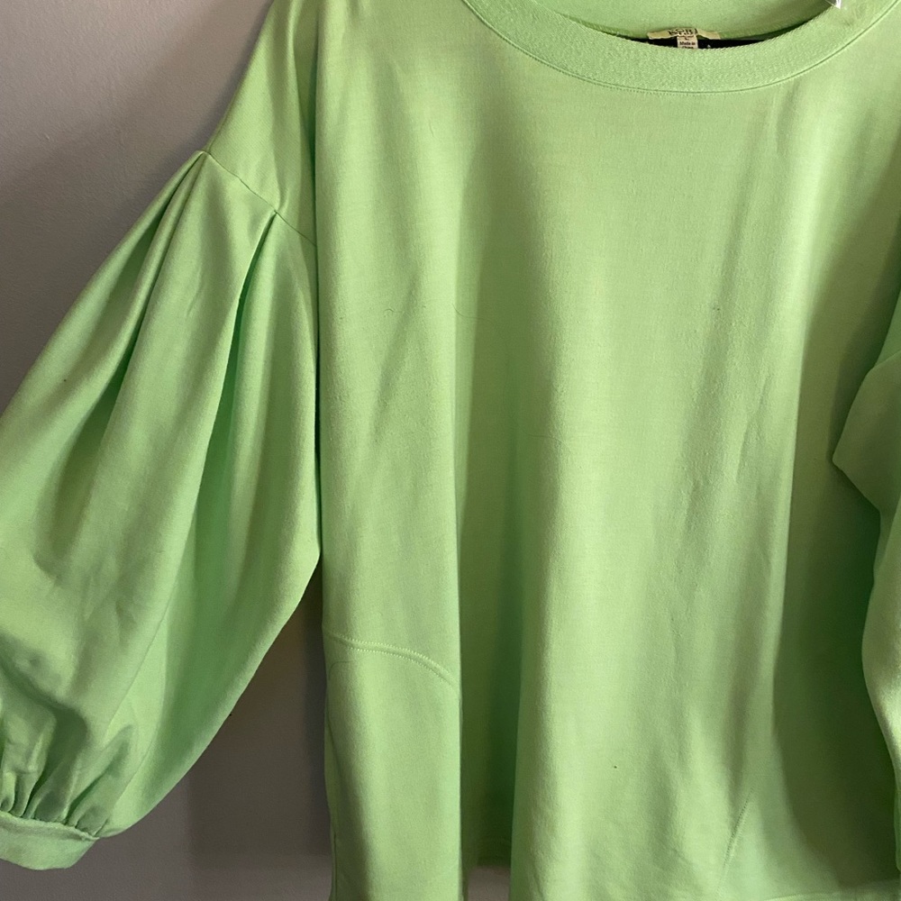 Like green ballon sleeve sweatshirt